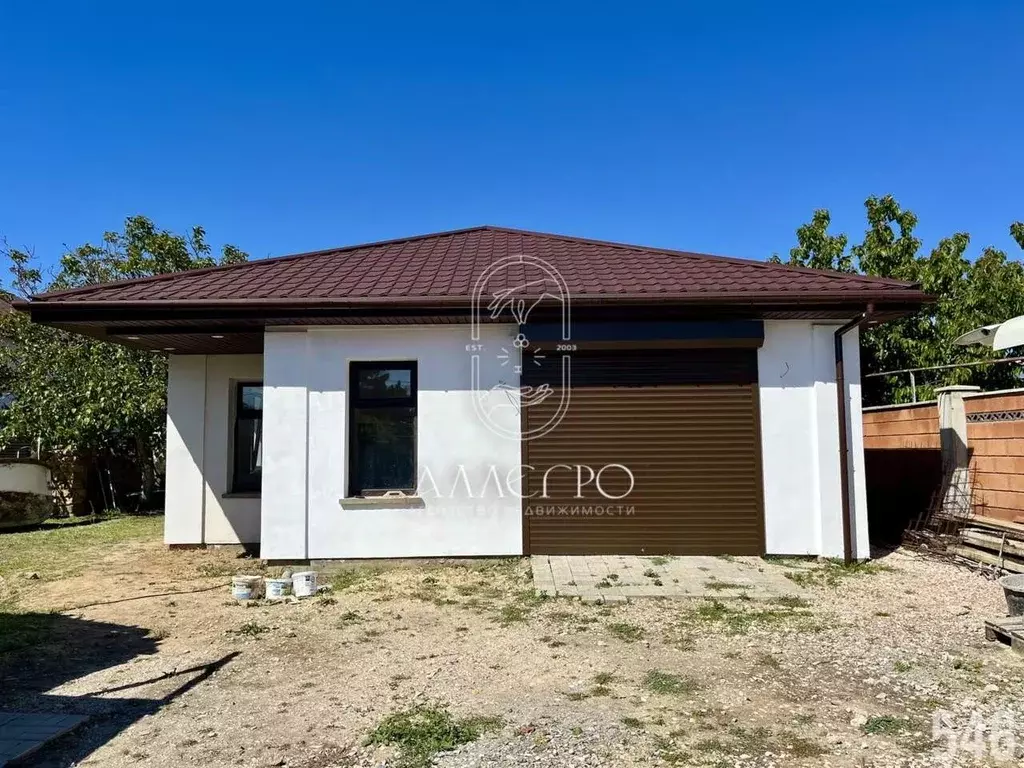 Дом в Крым, Бахчисарайский район, с. Угловое ул. Ленина, 72 (75 м) - Фото 2