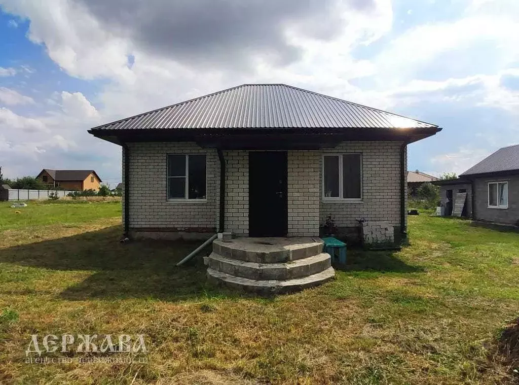 Коттедж в Белгородская область, Старооскольский городской округ, с. ... - Фото 0