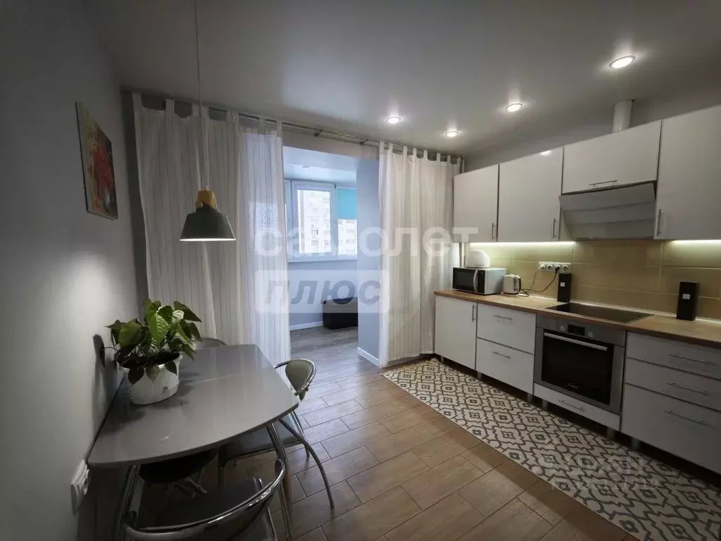 2-к кв. Курская область, Курск просп. Дружбы, 19б (66.7 м) - Фото 1