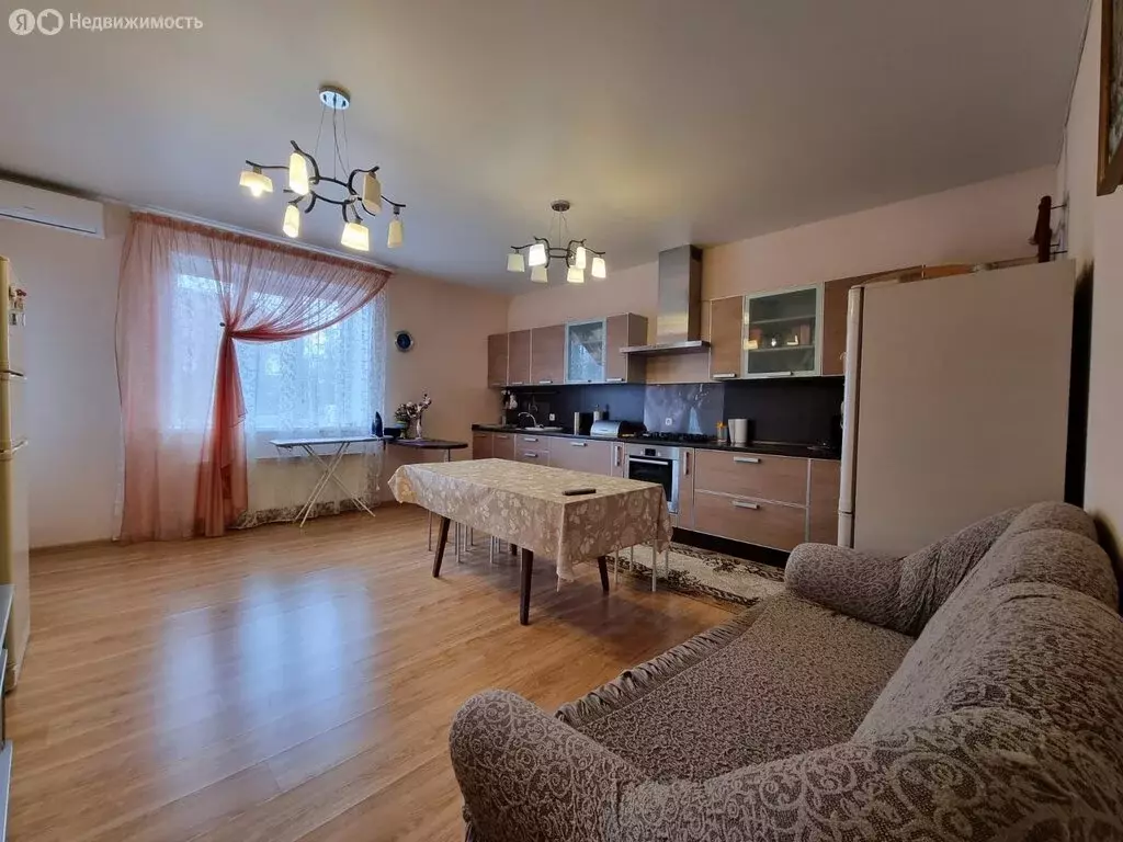 Дом в село Чесноковка, Восточный проезд (250 м) - Фото 0