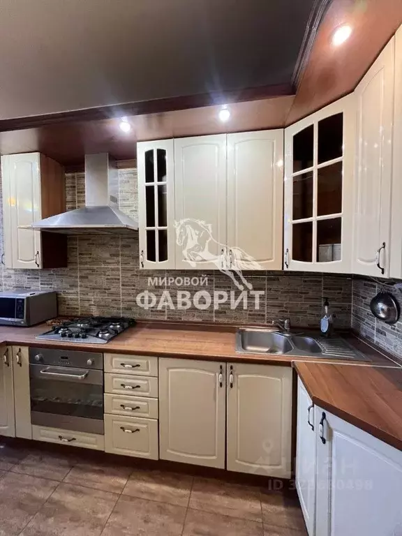 3-к кв. Оренбургская область, Орск Новый город мкр, просп. Ленина, 26 ... - Фото 2