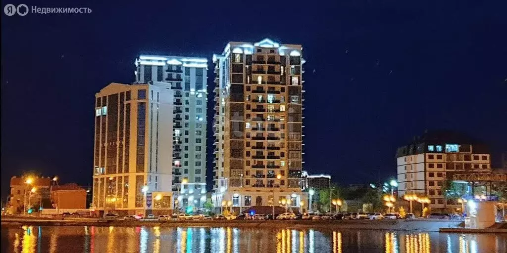 3-комнатная квартира: Астрахань, улица Генерала Епишева, 1А (84.7 м) - Фото 1