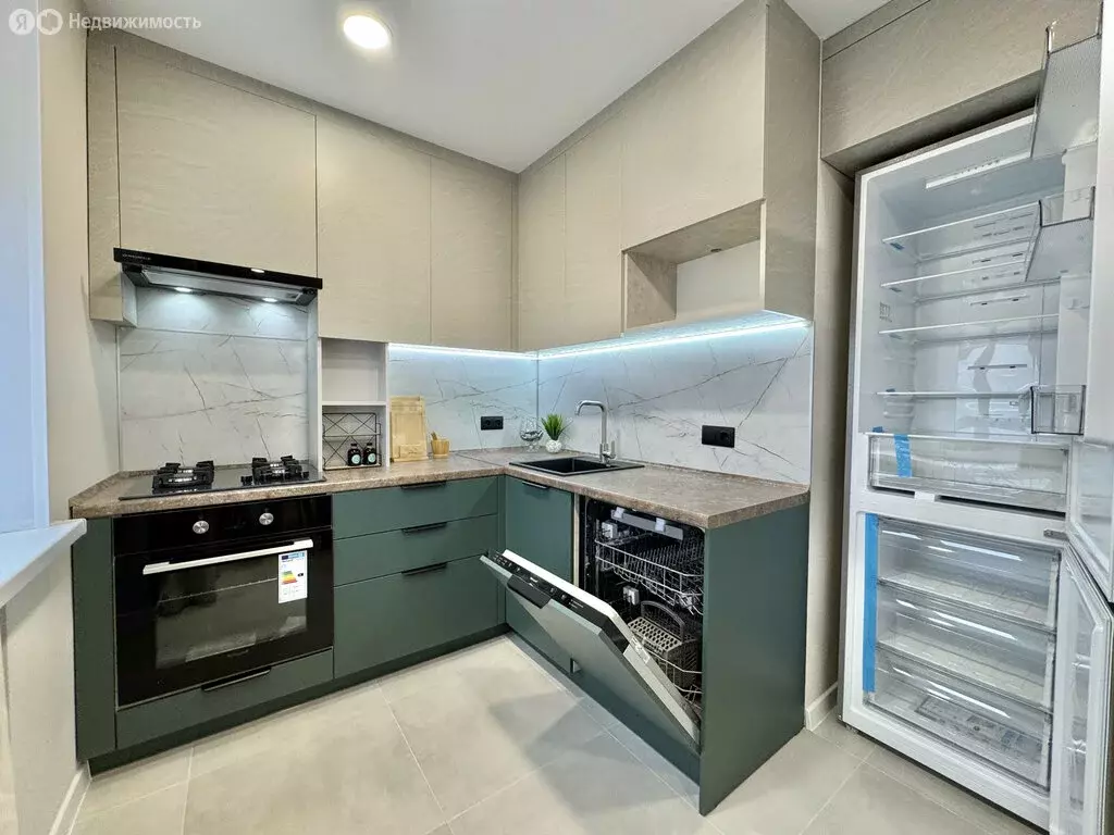 3-комнатная квартира: Киров, улица Воровского, 72Б (71.4 м) - Фото 1