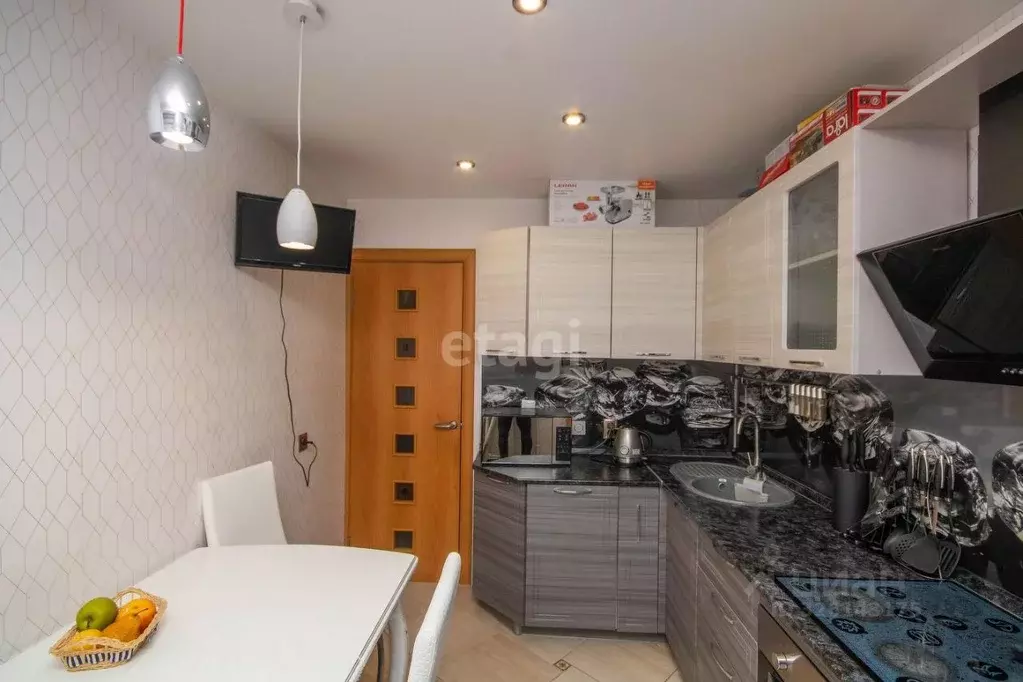 2-к кв. Тюменская область, Тюмень ул. Шишкова, 16/1 (47.4 м) - Фото 2