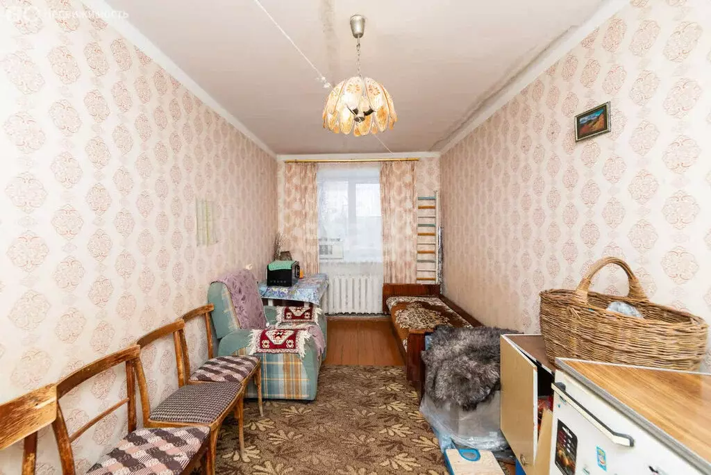 3-комнатная квартира: село Лесниково, микрорайон КГСХА, 1 (57.4 м) - Фото 1