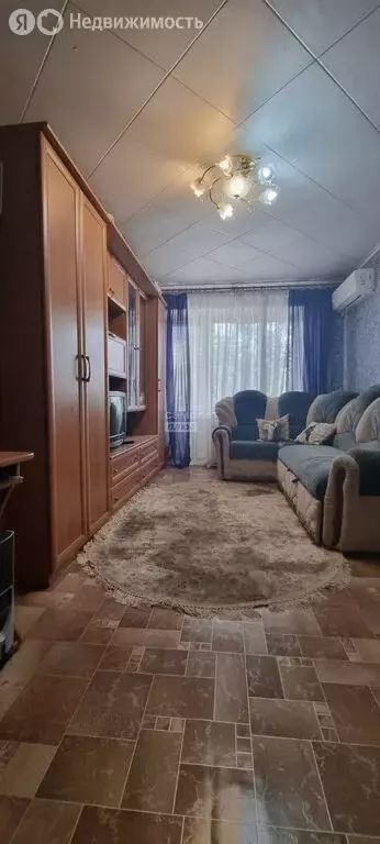 3-комнатная квартира: Астрахань, улица Адмирала Нахимова, 127 (48.6 м) - Фото 0