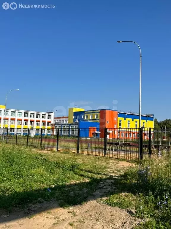 3-комнатная квартира: Руэм, улица Шумелёва, 20 (66.4 м) - Фото 1