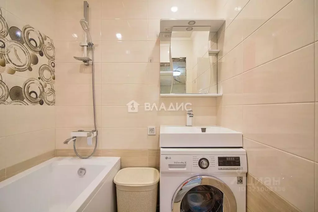 2-к кв. Владимирская область, Владимир Почаевская ул., 2Б (58.0 м) - Фото 0