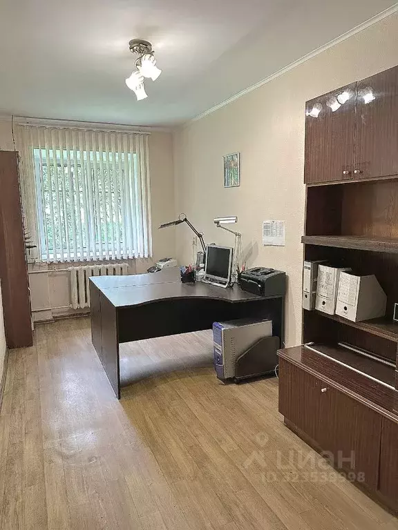 Офис в Ленинградская область, Тихвин 1-й мкр, 14 (56 м) - Фото 1