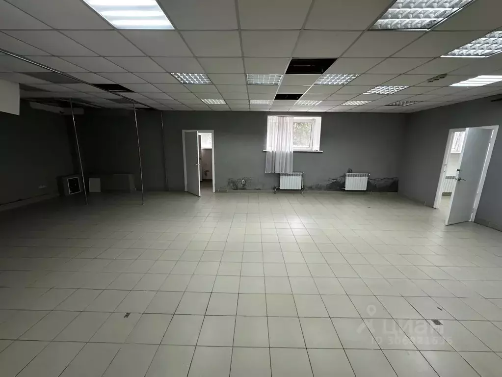 Помещение свободного назначения в Омская область, Омск ул. 70 лет ... - Фото 1