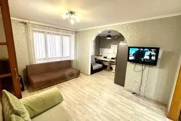 2-к кв. Тюменская область, Тюмень ул. 50 лет Октября, 26 (56.0 м) - Фото 0