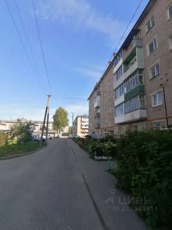 2-к кв. Смоленская область, Ярцево ул. Максима Горького, 28К3 (45.9 м) - Фото 1