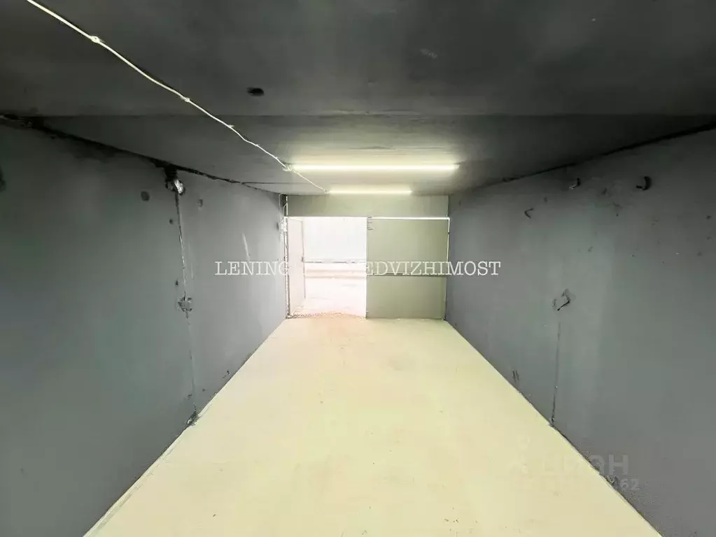 Гараж в Санкт-Петербург ул. Оптиков, 13А (18 м) - Фото 2