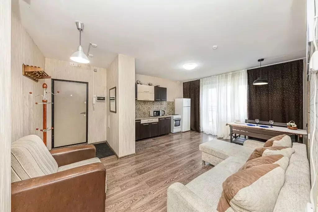 3-к кв. Челябинская область, Челябинск ул. Братьев Кашириных, 115 ... - Фото 2