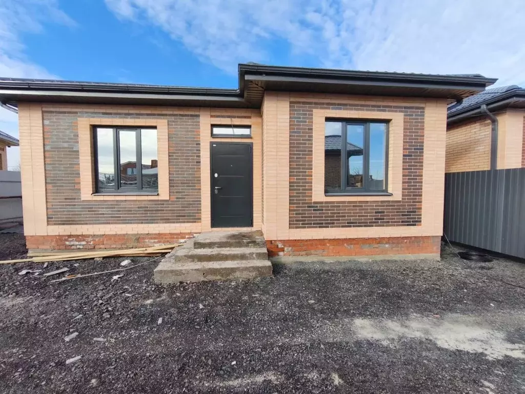 Дом в Ростовская область, Батайск Крымская ул. (100 м) - Фото 1