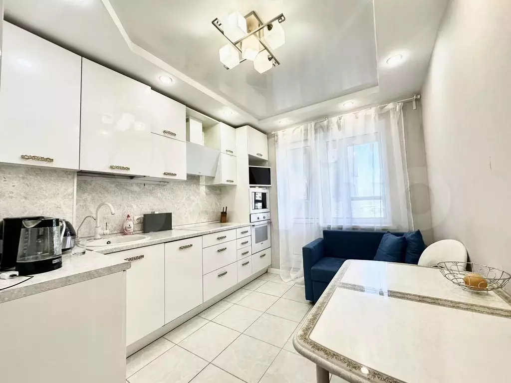 2-к. квартира, 60 м, 10/20 эт. - Фото 0