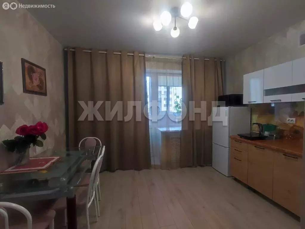 1-комнатная квартира: Бердск, улица Красная Сибирь, 100 (42 м) - Фото 1