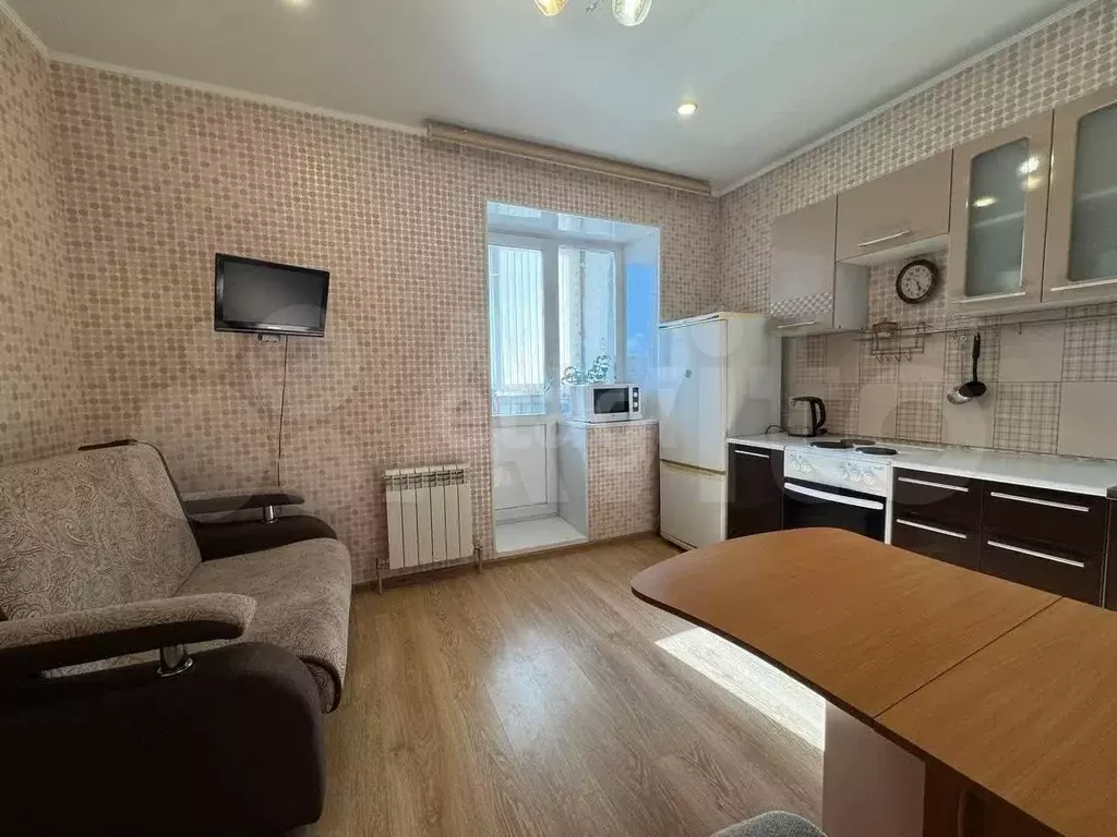 1-к. квартира, 39 м, 4/10 эт. - Фото 1