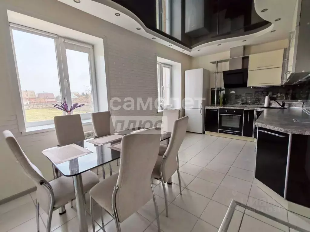 Дом в Алтайский край, Бийский район, с. Малоугренево Таежная ул. (167 ... - Фото 1