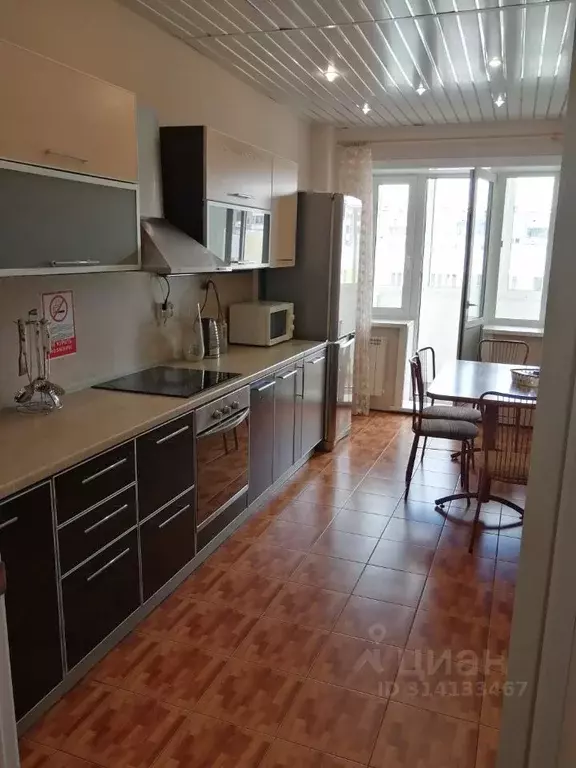 1-к кв. Иркутская область, Иркутск Радужный мкр, 121 (49.0 м) - Фото 1