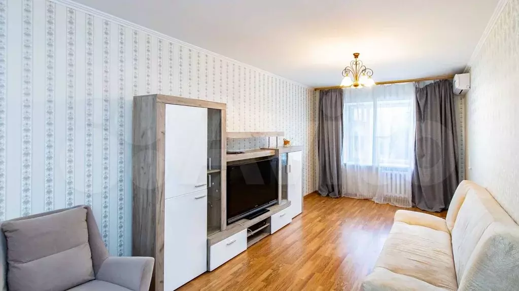 1-к. квартира, 50 м, 3/9 эт. - Фото 1