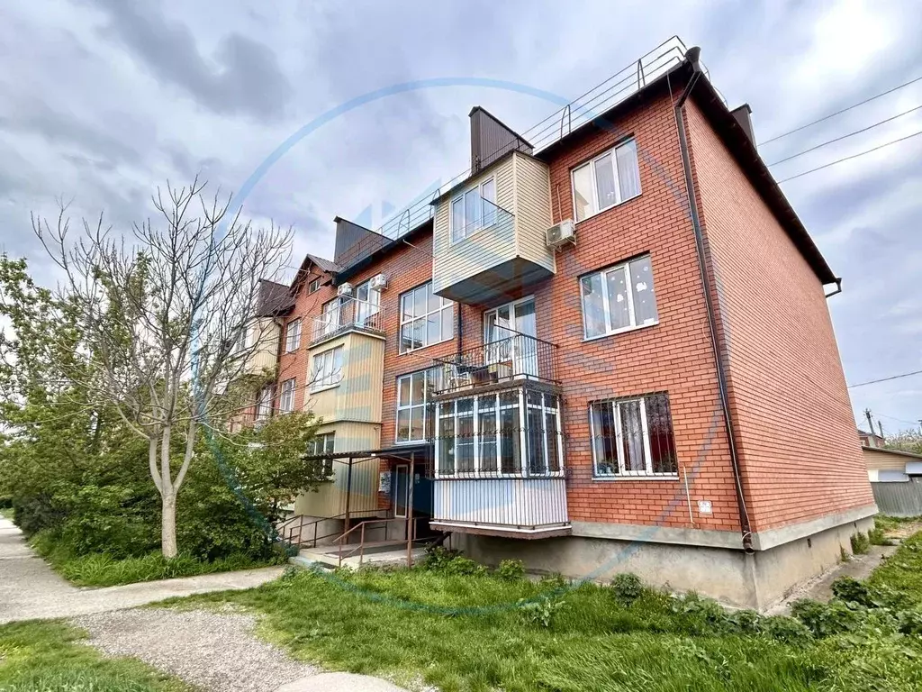 2-к кв. Ставропольский край, Ессентуки Средняя ул., 9 (59.7 м) - Фото 0