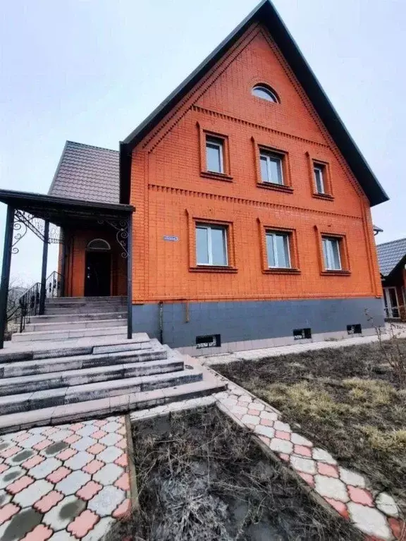 Дом в Белгородская область, Старооскольский городской округ, с. ... - Фото 0