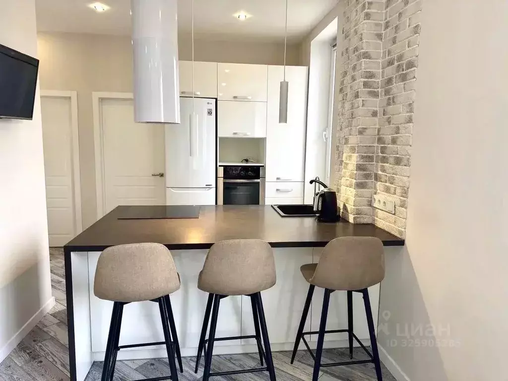 2-к кв. Крым, Симферополь ул. Воровского, 24А (57.8 м) - Фото 1