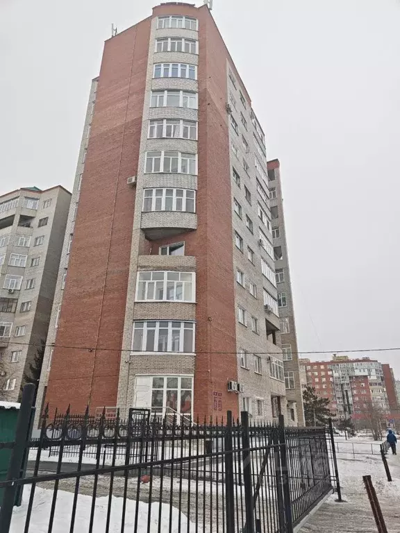 2-к кв. Омская область, Омск просп. Комарова, 9 (78.0 м) - Фото 2