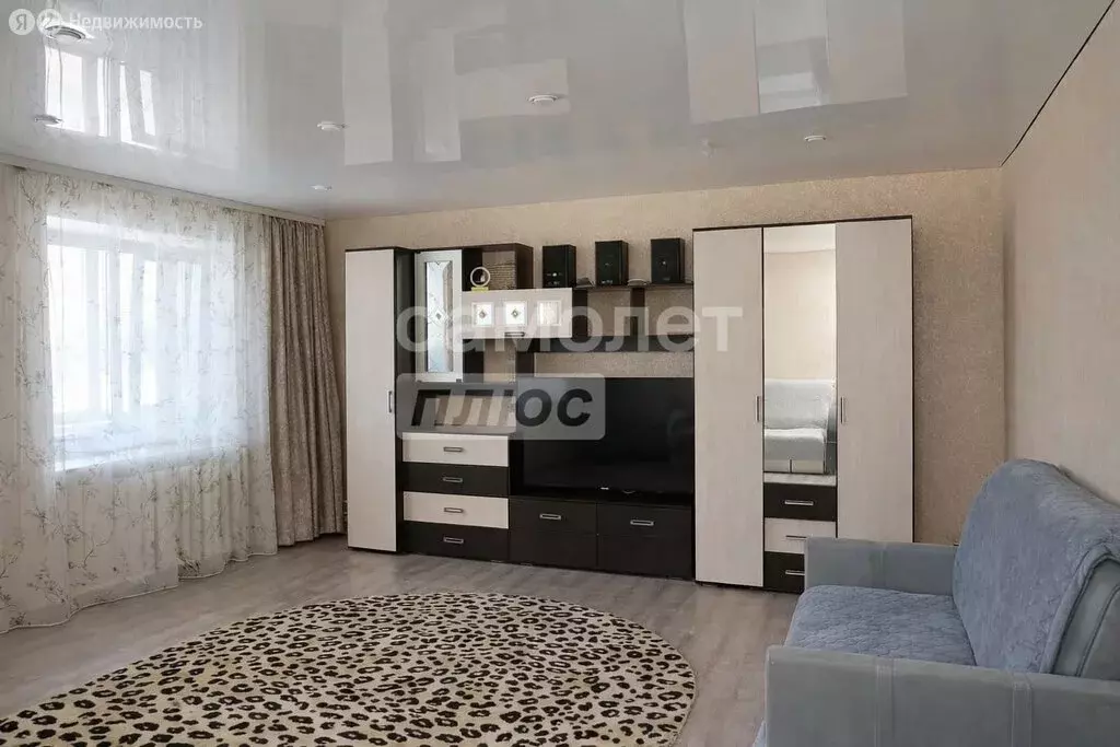 2-комнатная квартира: Верхний Уфалей, улица Чекасина, 8 (54.4 м) - Фото 1