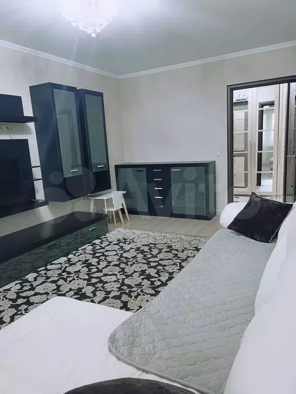 2-к. квартира, 60 м, 3/17 эт. - Фото 0