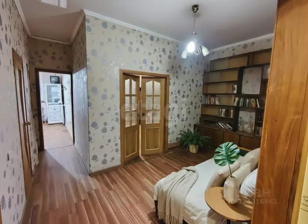 3-к кв. Брянская область, Брянск пер. Горького, 4 (79.6 м) - Фото 0