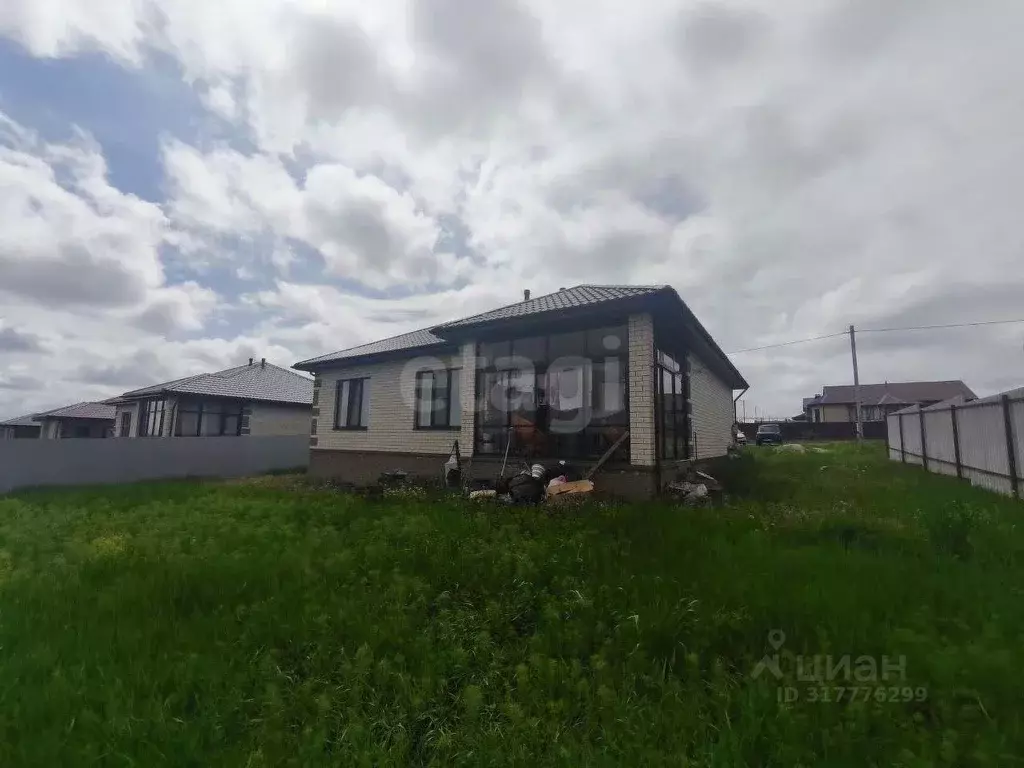 Дом в Белгородская область, Белгородский район, пос. Майский пер. ... - Фото 1