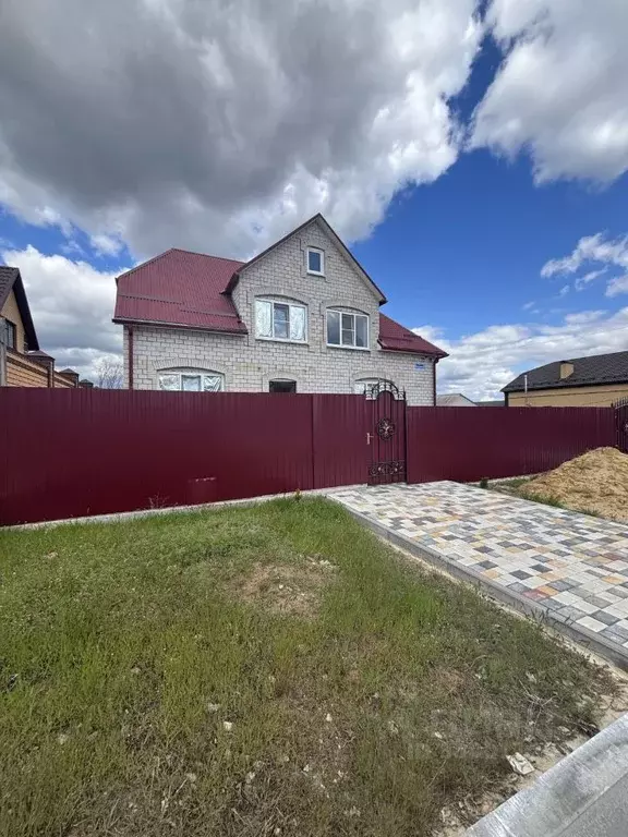 Дом в Воронежская область, Богучар ул. Виноградова, 32 (220 м) - Фото 1