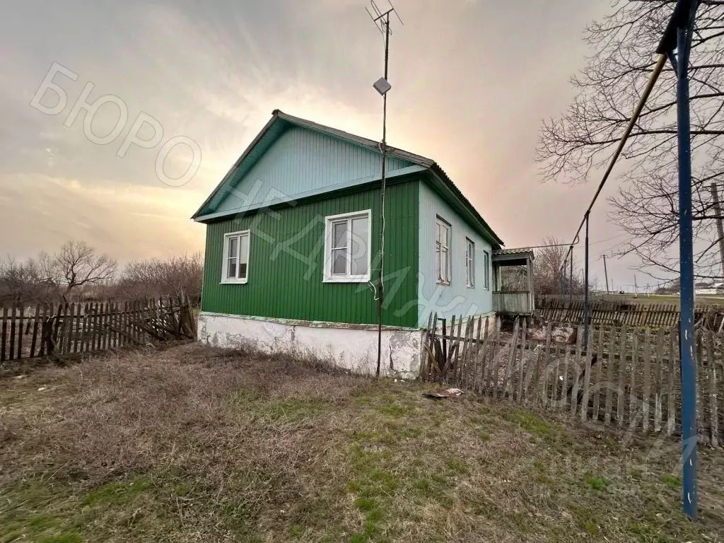 Дом в Саратовская область, Балашовский район, с. Барки ... - Фото 0