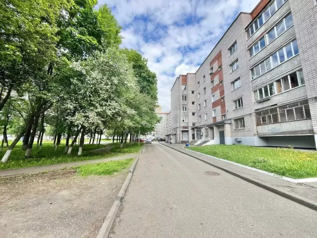 2-к кв. Удмуртия, Ижевск ул. 10 лет Октября, 3 (47.9 м) - Фото 0