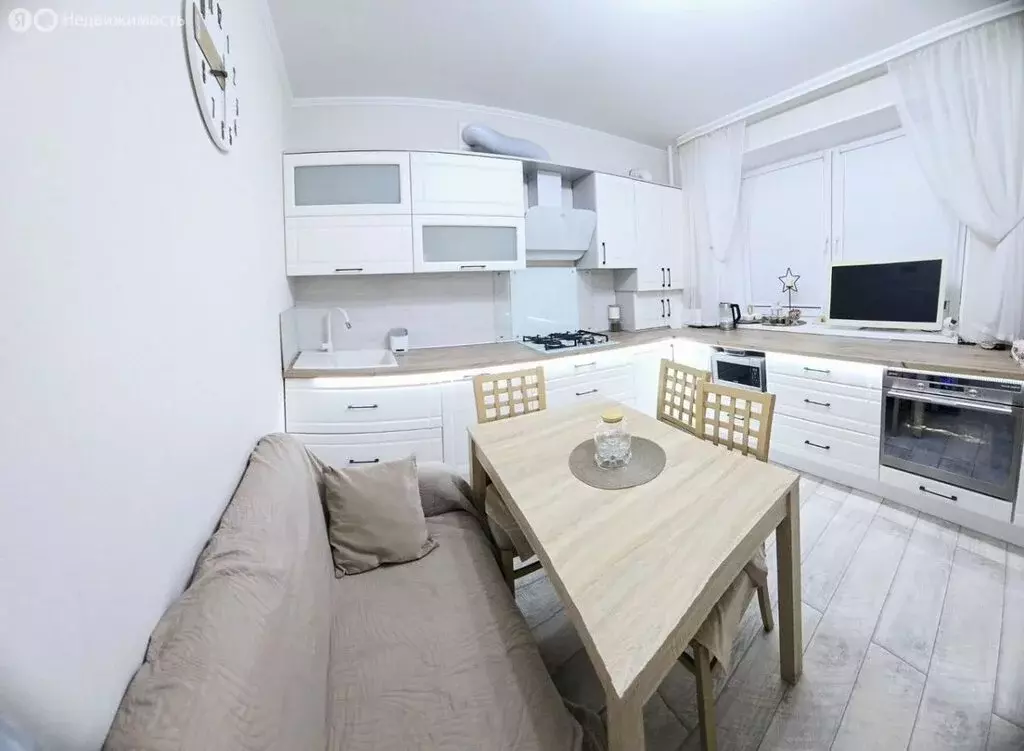 2-комнатная квартира: Калининград, улица Баженова, 13А (62 м) - Фото 0