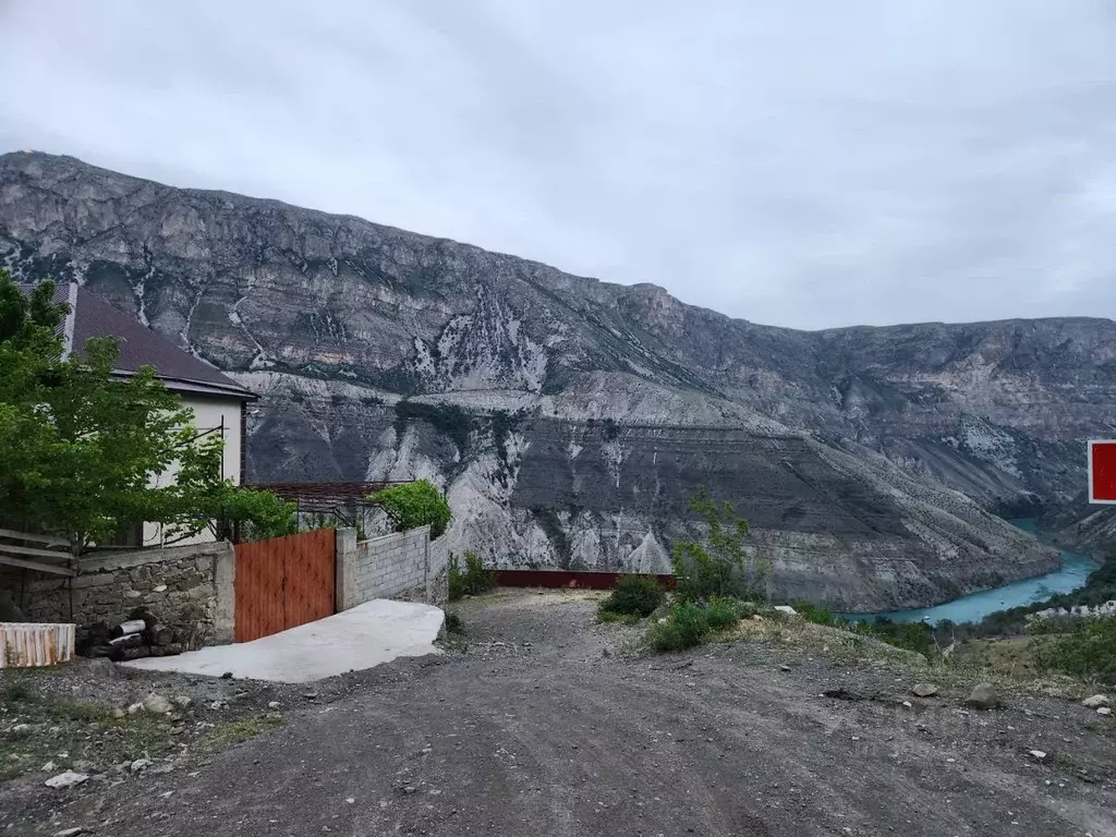 Дом в Дагестан, Казбековский район, с. Зубутли  (150 м) - Фото 1