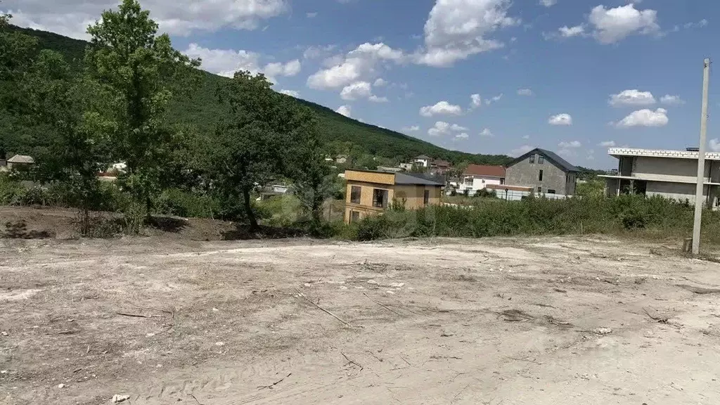 Участок в Крым, Симферопольский район, Перовское с/пос, Изумрудный ... - Фото 0