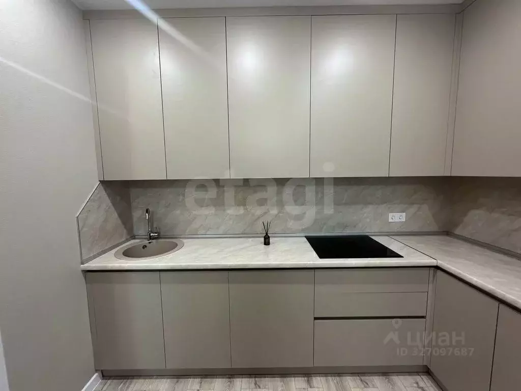 2-к кв. Тюменская область, Тюмень ул. Фармана Салманова, 3 (55.0 м) - Фото 2