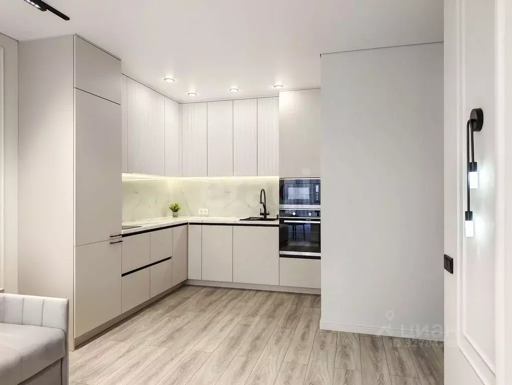 1-к кв. Тюменская область, Тюмень ул. Василия Подшибякина, 11 (38.2 м) - Фото 1