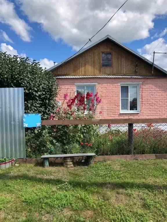 Дом в Курганская область, Далматовский муниципальный округ, с. ... - Фото 0