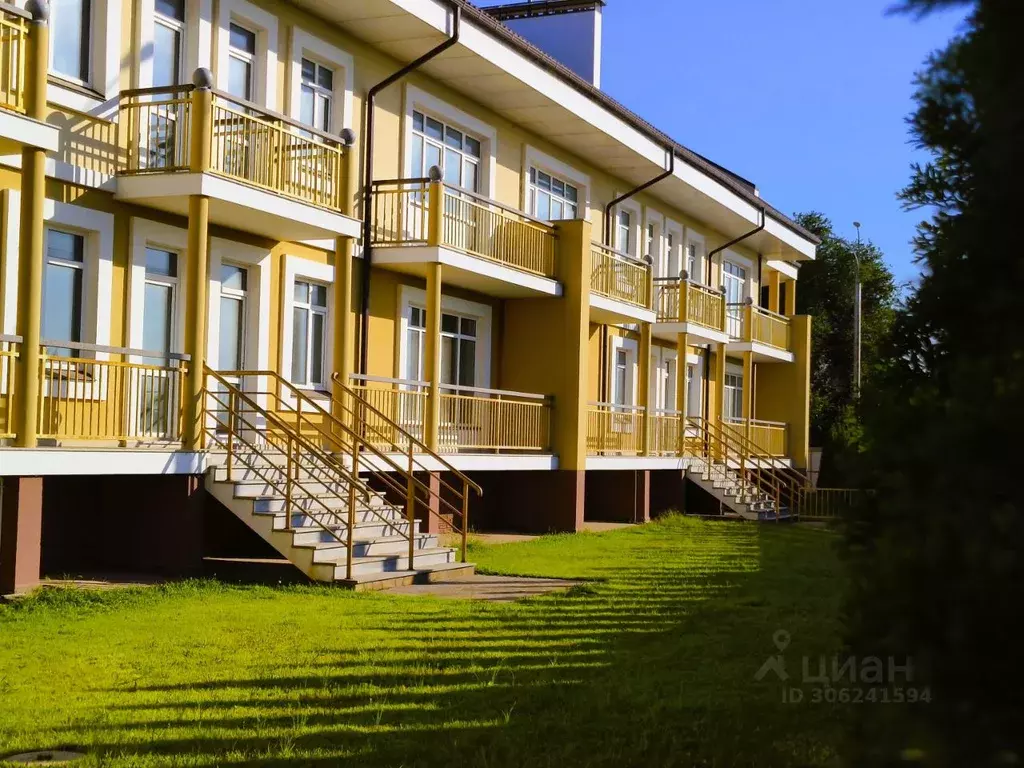 Дом в Астраханская область, Астрахань ул. Карла Маркса, 2/1/1 (320 м) - Фото 1