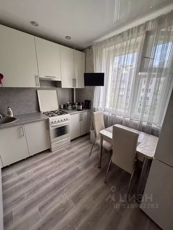 3-к кв. Белгородская область, Белгород Почтовая ул., 60 (66.9 м) - Фото 0