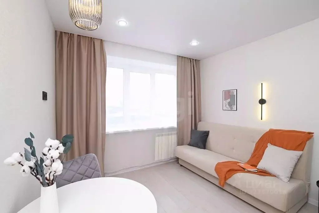 Студия Красноярский край, Красноярск ул. 60 лет Октября, 112 (17.0 м) - Фото 1