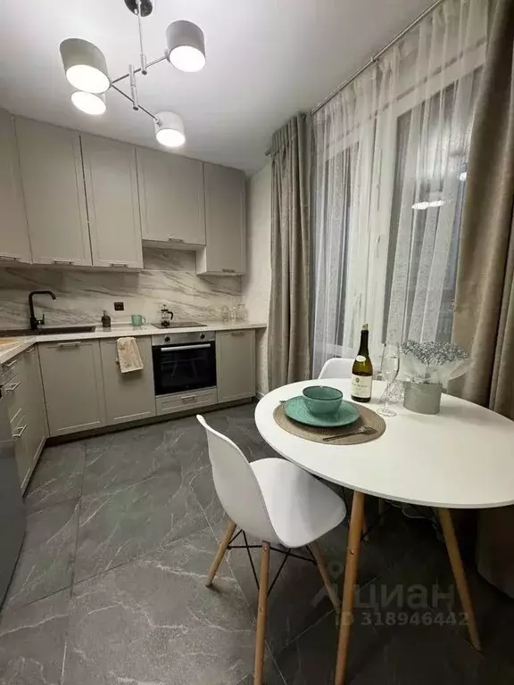 1-к кв. Татарстан, Казань ул. Александра Курынова, 4 (33.0 м) - Фото 1