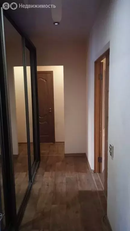 3-комнатная квартира: Симферополь, улица Куйбышева, 32 (62.2 м) - Фото 0