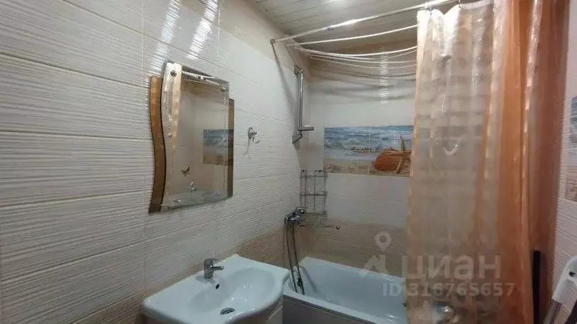 1-к кв. Кировская область, Киров Октябрьский просп., 14б (36.7 м) - Фото 1