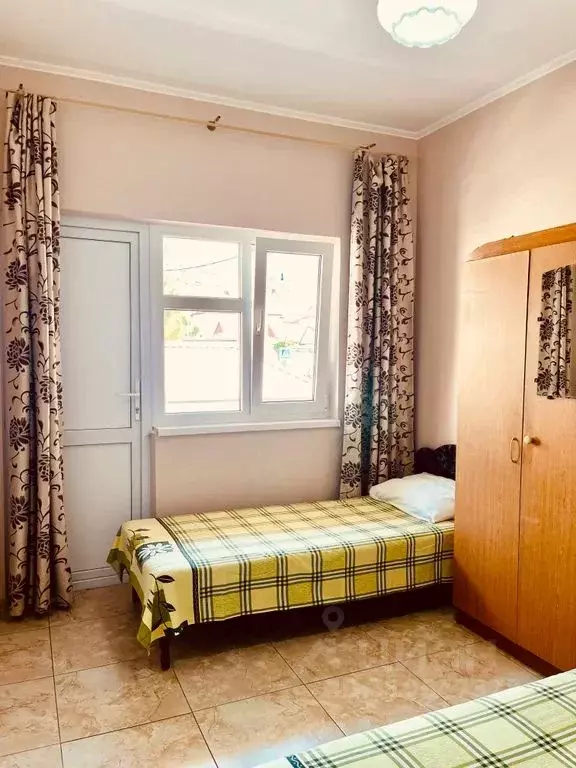 Комната Краснодарский край, Геленджик ул. Толстого, 42 - Фото 1