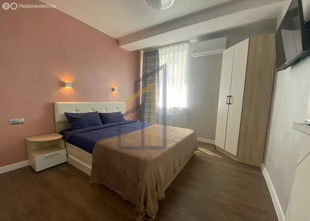 2-комнатная квартира: Евпатория, проспект Ленина, 68к42 (46 м) - Фото 1